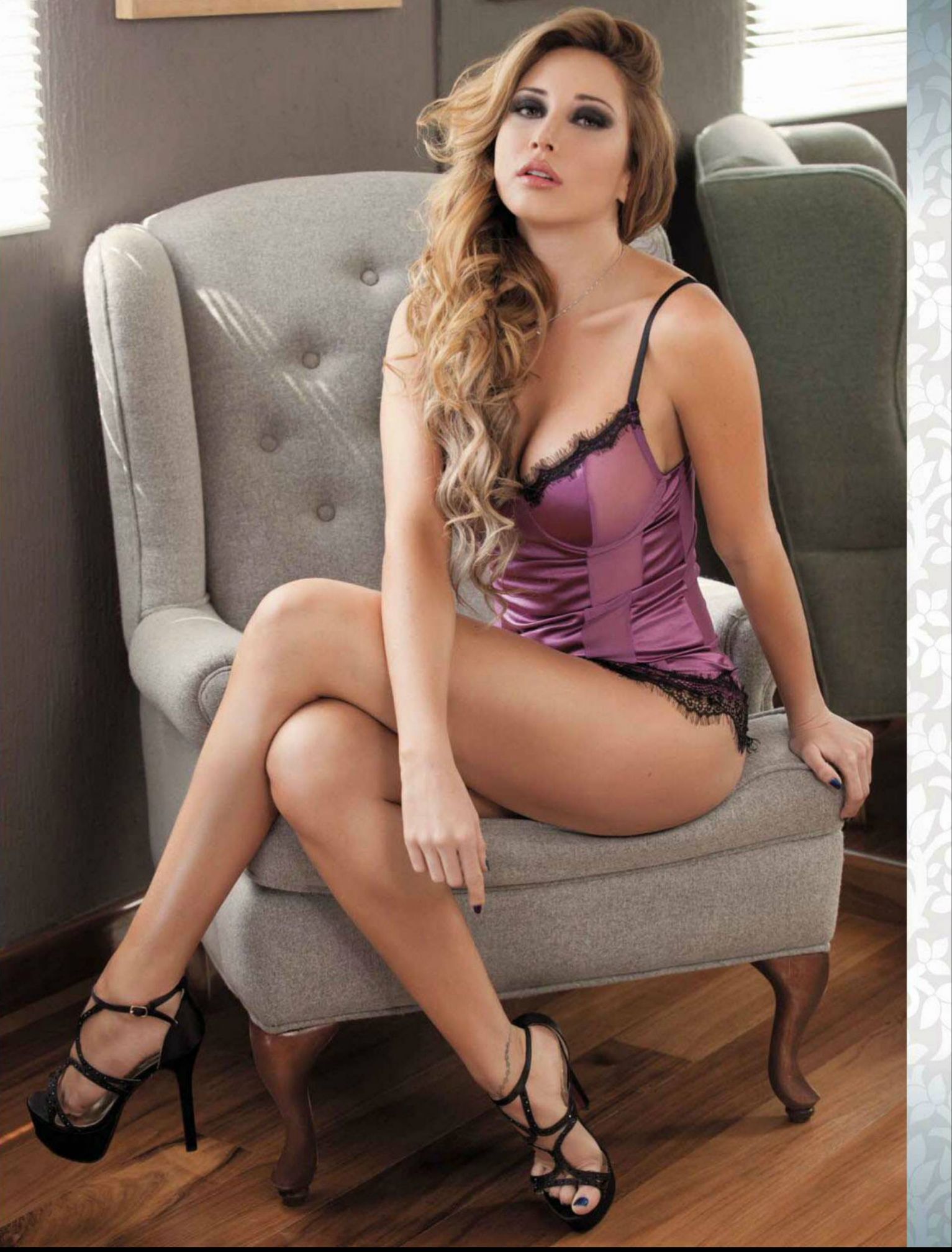 Andrea Acosta sexy for Hombre Magazine Mexico